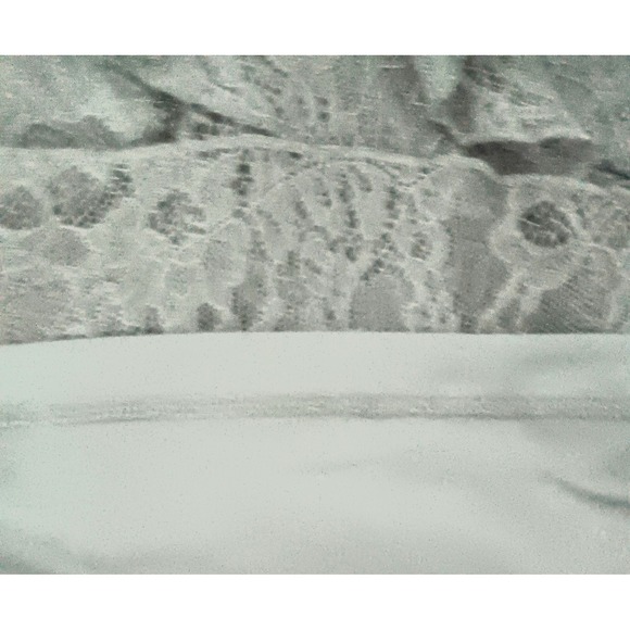 Isaac Mizrahi Live! Top Sz 12 Chantilly Lace Ruffle Keyhole Neck Black Fairy - Picture 10 of 16